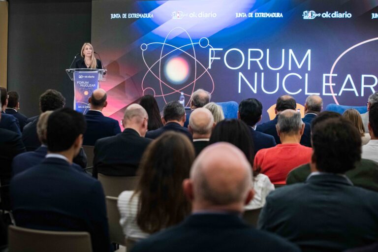 María Guardiola anuncia la reducción del Impuesto sobre Instalaciones que Inciden en el Medioambiente para facilitar la continuidad de la Central Nuclear de Almaraz