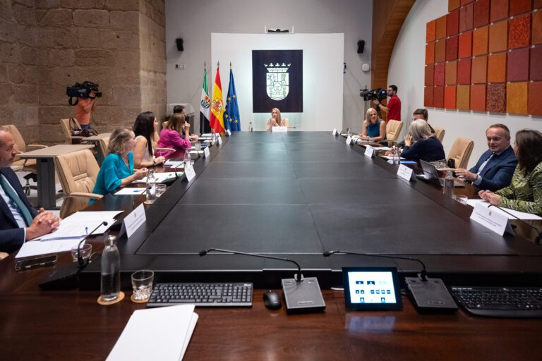 La Junta de Extremadura concederá ayudas de hasta 10.000 euros para la compra de viviendas protegidas