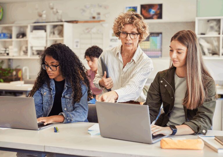La Junta publica las ayudas para financiar el coste de los tutores en el módulo de formación práctica en los centros de trabajo