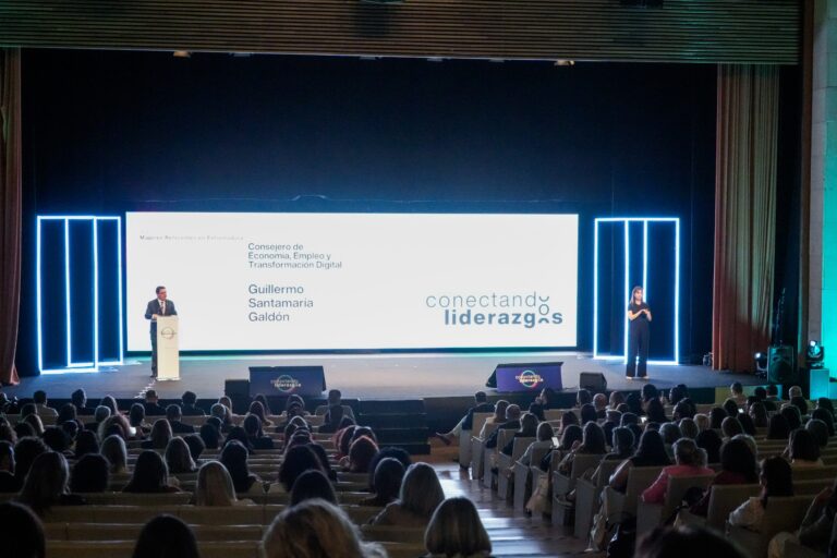 Guillermo Santamaría destaca el compromiso de Extremadura con el emprendimiento y el liderazgo femenino