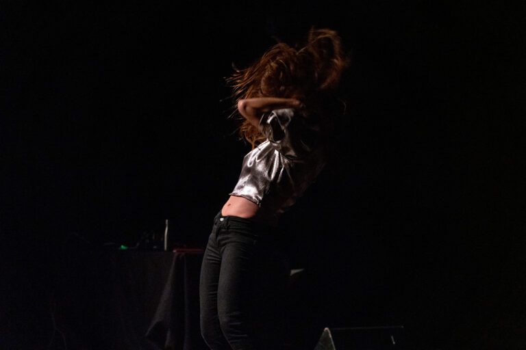 La VI Bienal de Novela Mario Vargas Llosa fusiona poesía y arte en el Museo Helga de Alvear de Cáceres