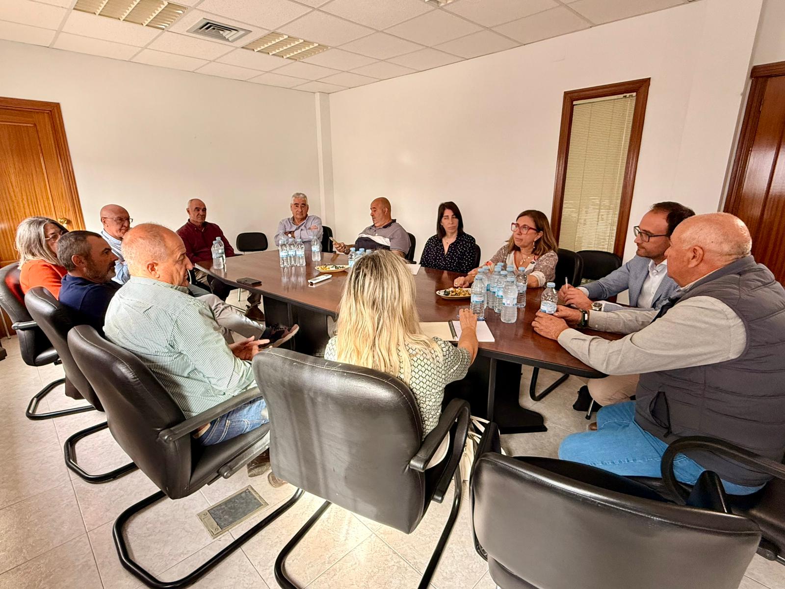 Mercedes Morán se reúne en Talayuela con el sector tabaquero para hacer “un frente común” contra la propuesta de la futura PAC 2028-2034