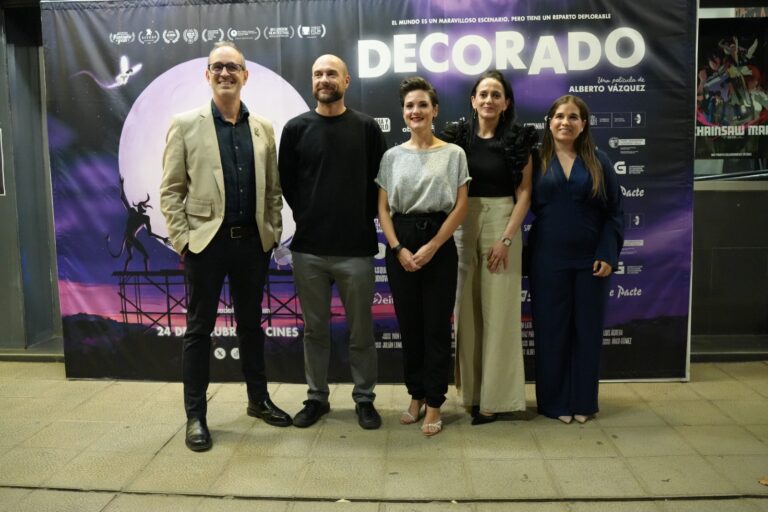Raquel del Puerto asiste al preestreno de la película ‘Decorado’, en cuya financiación ha colaborado la Diputación de Badajoz