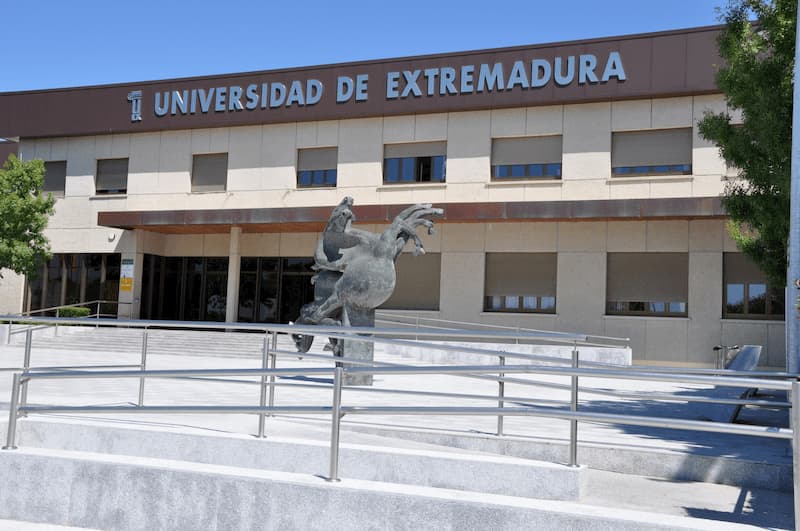 La Junta concede una subvención de 197.174 euros a la Fundación Universidad-Sociedad para reforzar el vínculo entre la UEx y la sociedad extremeña