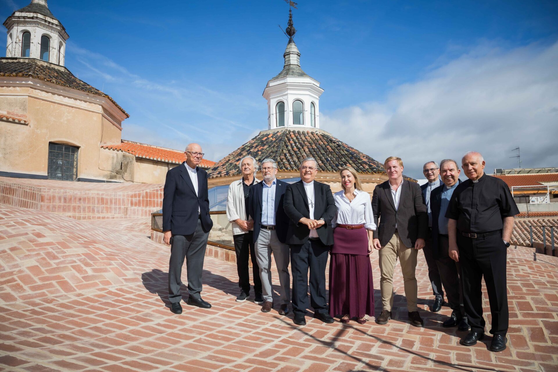La presidenta de la Junta visita la Catedral de Badajoz tras la restauración de sus cubiertas con una inversión de medio millón de euros