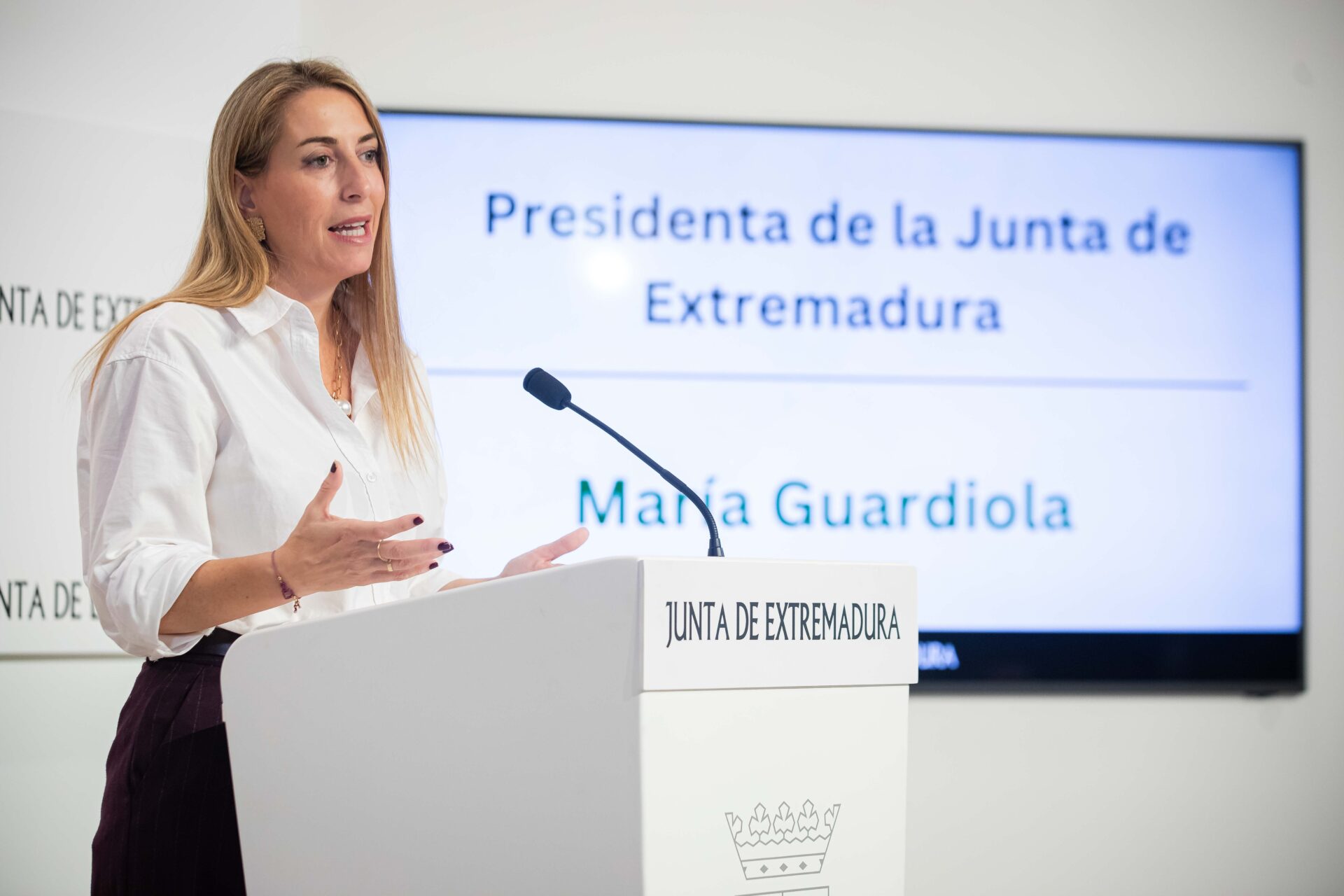 María Guardiola anuncia elecciones autonómicas en Extremadura para el 21 de diciembre de 2025