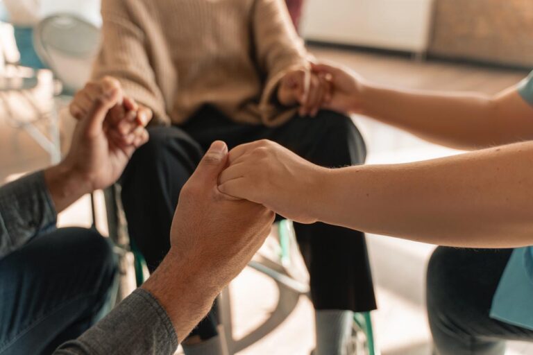 La Junta de Extremadura pide al Estado que declare exentas las ayudas recibidas por los pacientes de ELA