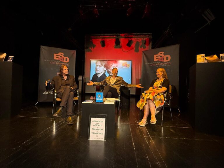 Assumpta Serna y Scott Cleverdon visitan la ESAD de Extremadura para compartir su experiencia con el alumnado