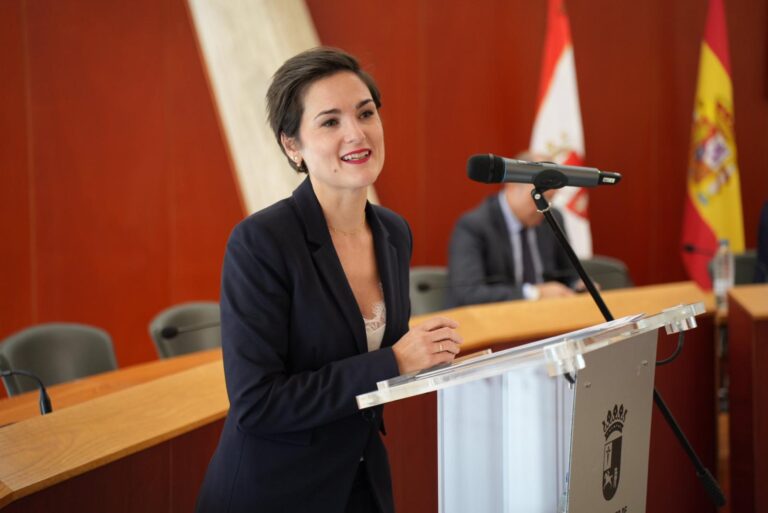 La presidenta de la Diputación de Badajoz destaca el papel esencial de los habilitados nacionales en la buena gestión local durante el centenario de COSITAL