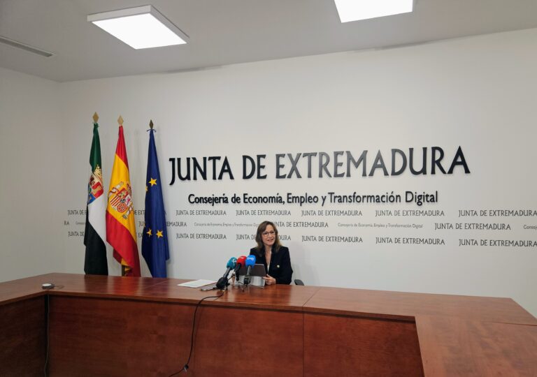 Extremadura registra la cifra más baja de paro para un mes de octubre en los últimos 20 años con 65.620 personas desempleadas