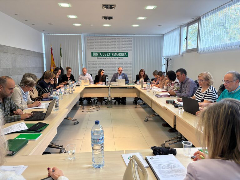 La Mesa Sectorial de Sanidad informa de la implantación de la categoría estatuaria de Podólogo/a en el SES y de 14 plazas de Cuidados Paliativos