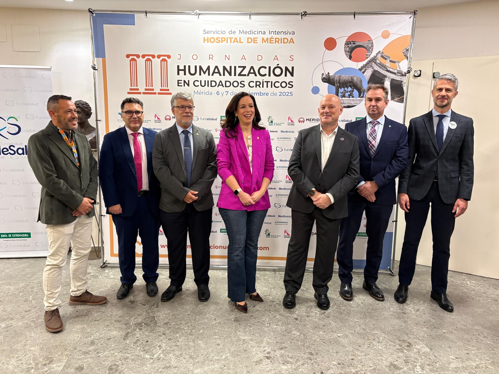 Sara Gª Espada asiste en Mérida a unas jornadas sobre humanización en la atención a pacientes críticos