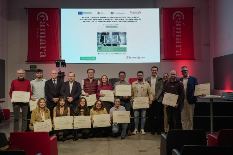 El cierre del programa “Emprende y Avanza: Crea tu Futuro con IA” reúne en Badajoz a participantes, entidades e instituciones