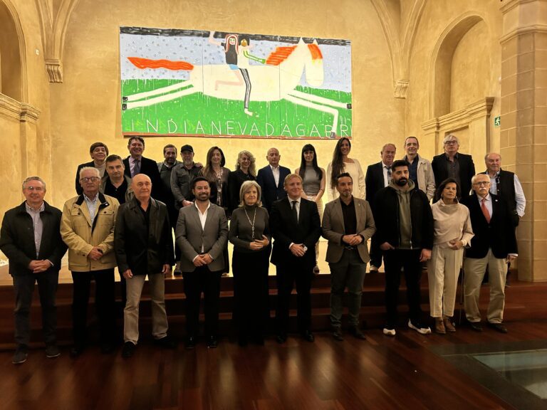 La consejera de Cultura, Victoria Bazaga, asiste a la entrega de premios ‘Ciudad de Badajoz’