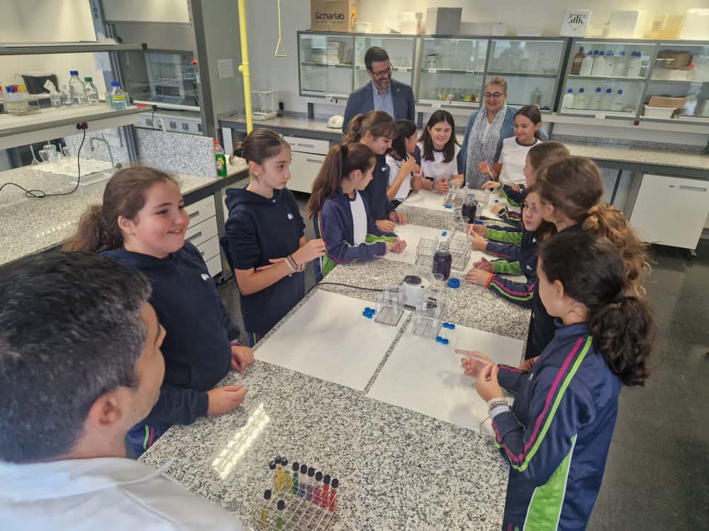 Más de mil de alumnos de Primaria participarán este curso en el Programa Desayuna con la Ciencia+Cultura Emprendedora