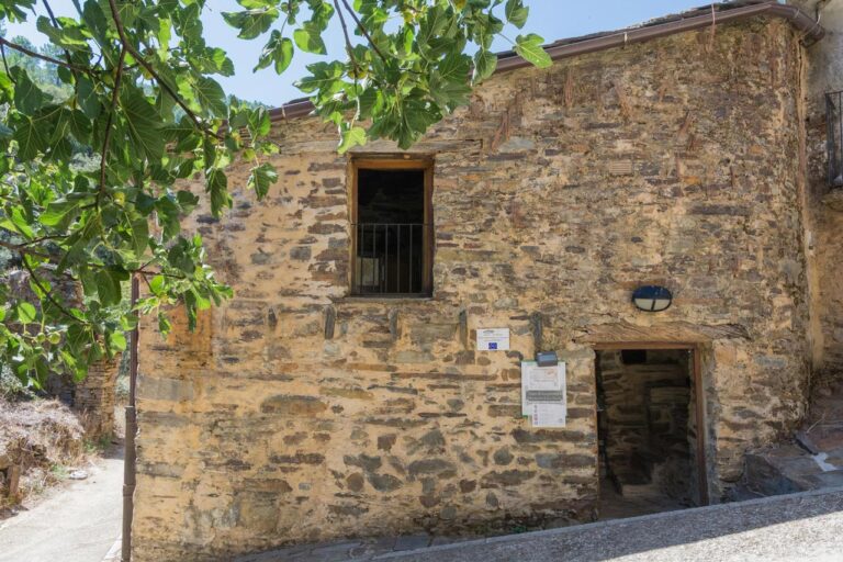 La Junta de Extremadura inicia los trámites para declarar Bien de Interés Cultural la alquería hurdana de Riomalo de Arriba