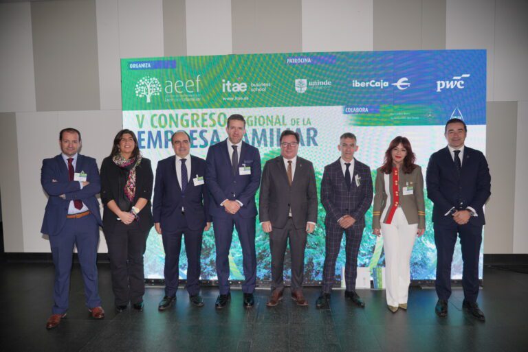 Extremadura refuerza su compromiso con la empresa familiar en el V Congreso Regional