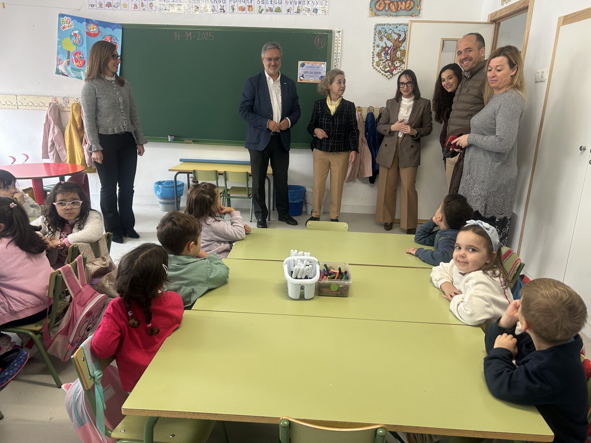 La consejera de Educación visita el CEIP San Francisco de Almendralejo tras su reforma integral