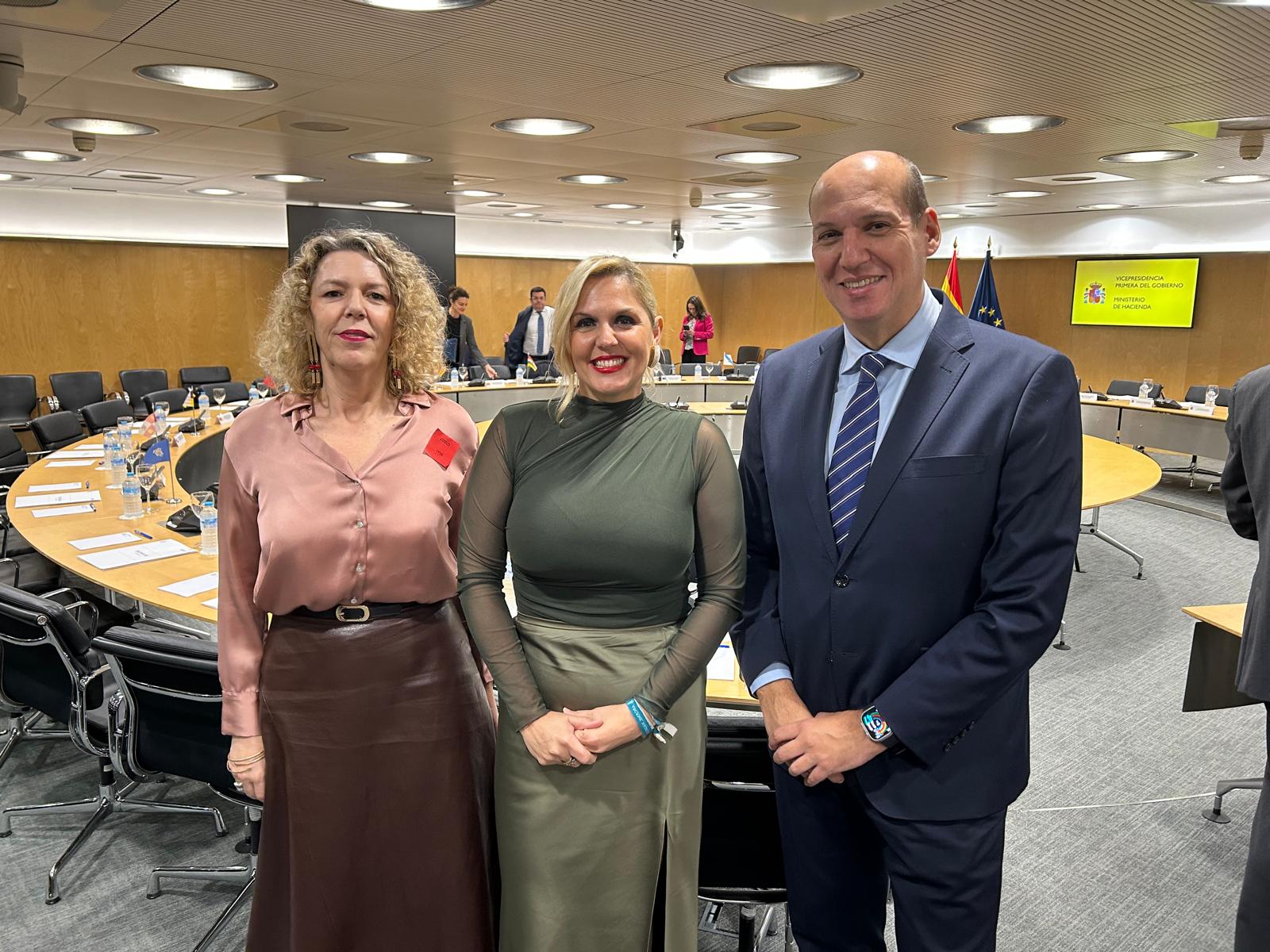 Elena Manzano incide en la necesidad de un nuevo sistema de financiación justo que garantice los principios de autonomía financiera