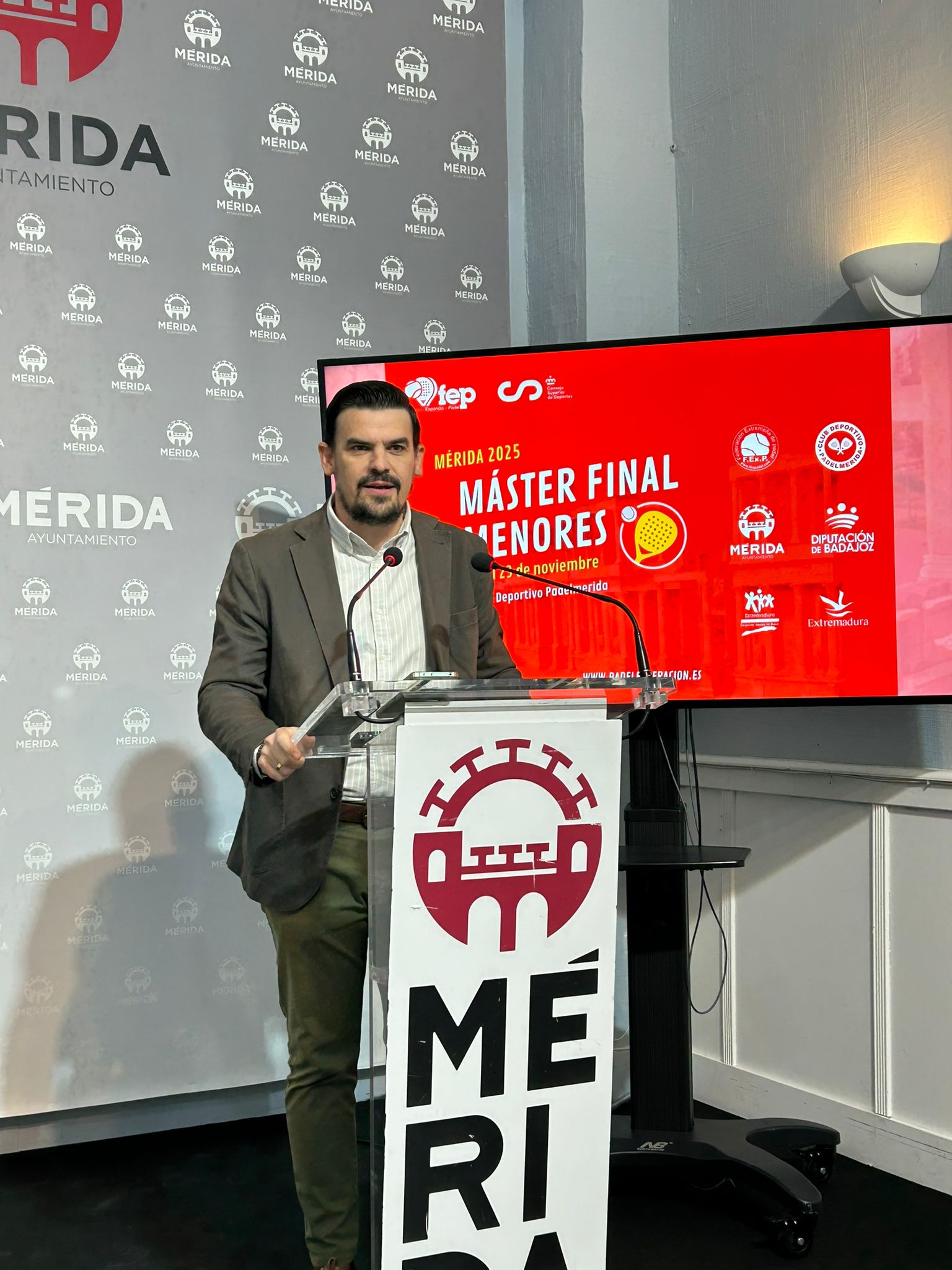 La Junta de Extremadura respalda el Máster Final de Pádel Menores 2025 que se celebra en Mérida del 21 al 23 de noviembre