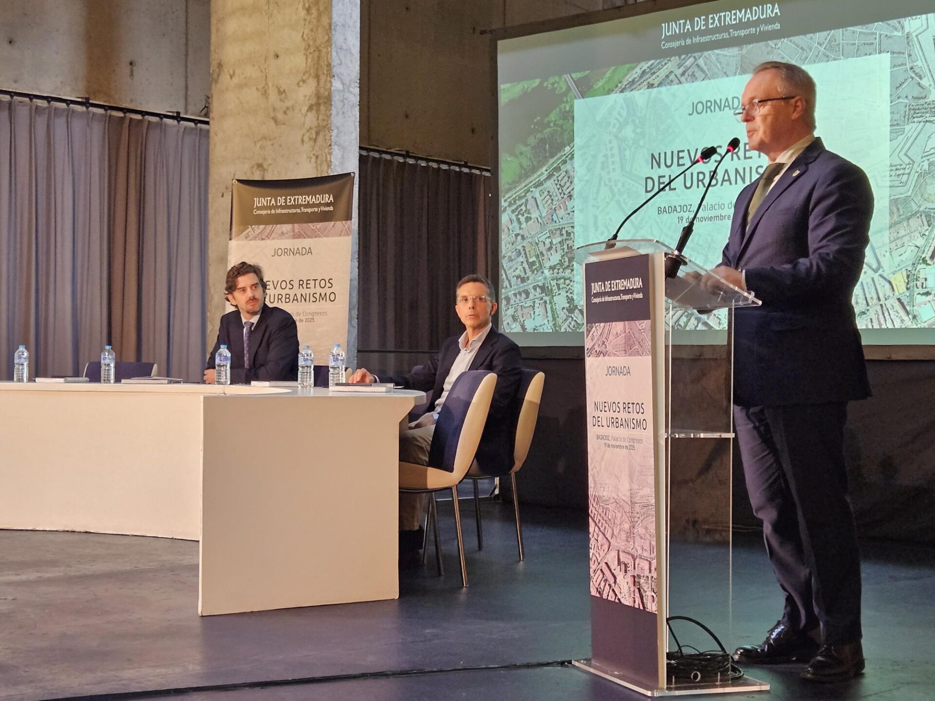 Manuel Martín invita a transformar el marco urbanístico porque el actual “no es suficiente” para atender las necesidades existentes