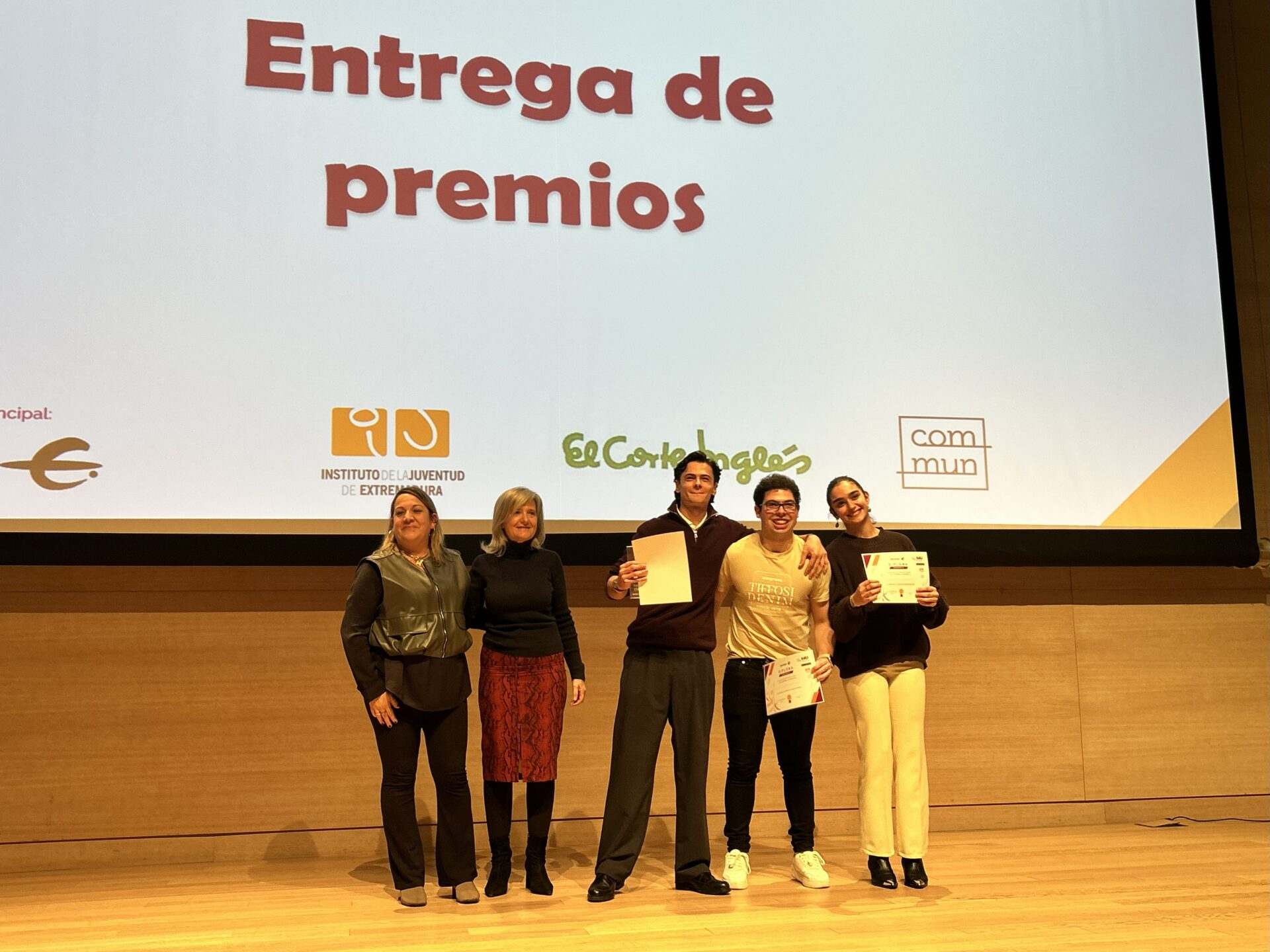 Más de 400 jóvenes participan en la V Escuela de Liderazgo Inspirador de Ibercaja y el Instituto de la Juventud de la Junta de Extremadura