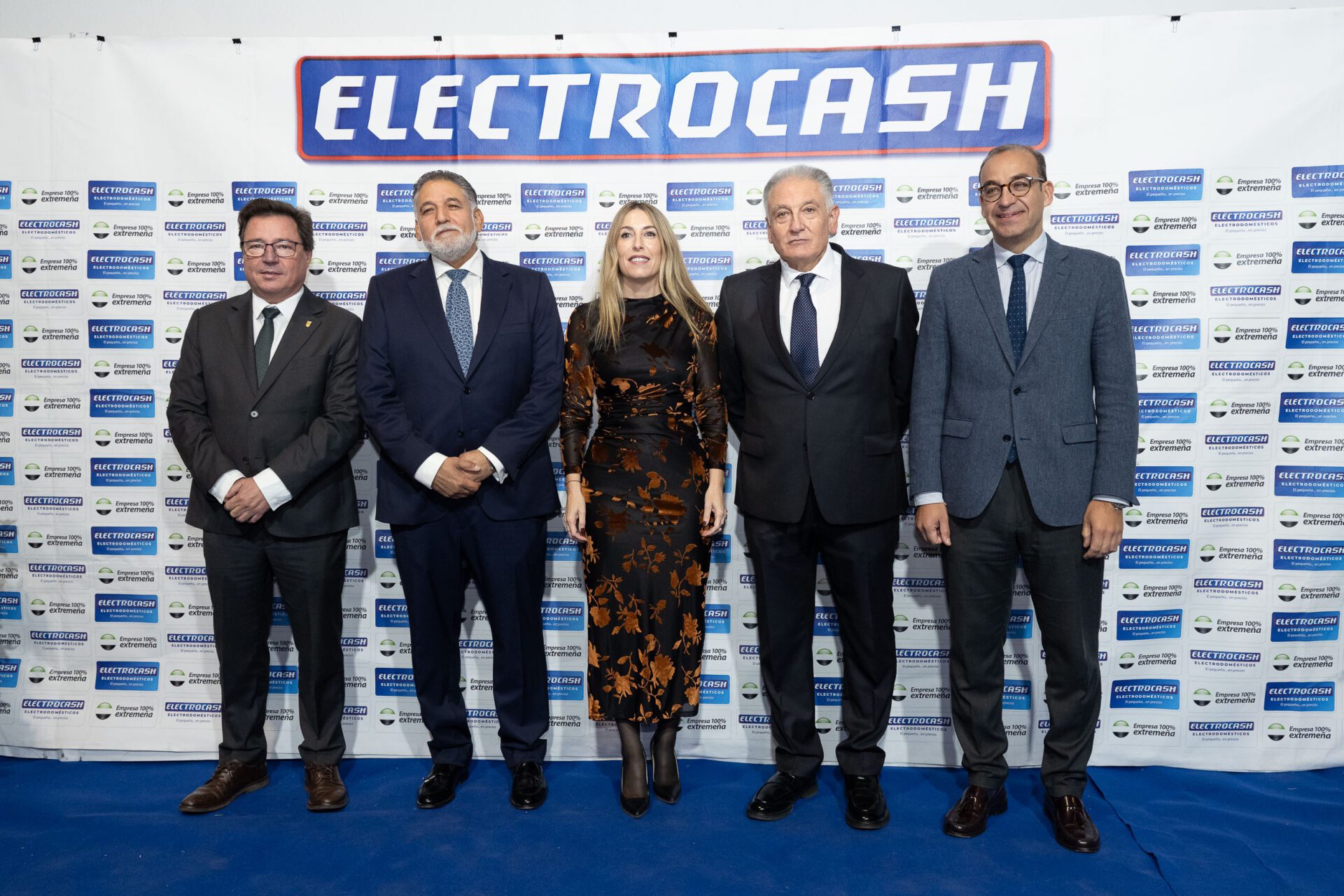 La presidenta visita la nueva plataforma de Electrocash en Cáceres: “Cuando instituciones y empresas caminamos de la mano, construimos proyectos de región”
