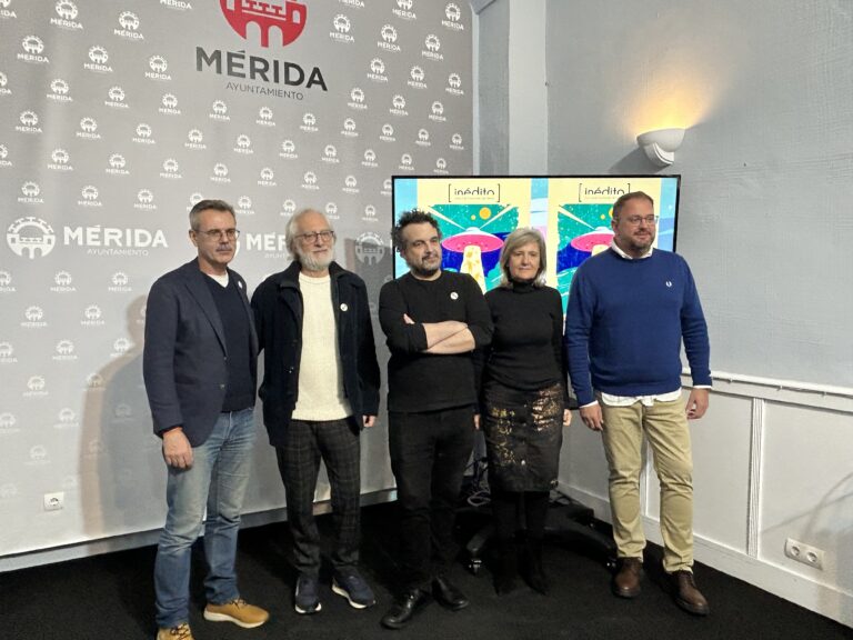 La Junta de Extremadura destaca la importancia de la alfabetización audiovisual en la presentación de ‘Daniela Forever’ de Nacho Vigalondo