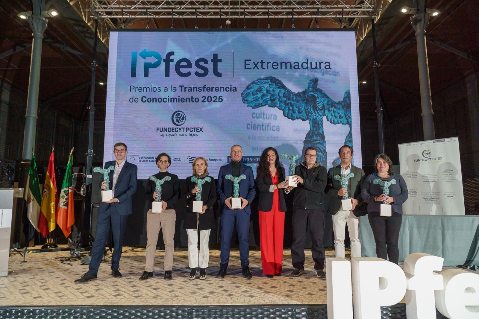La consejera de Educación destaca la calidad y el rigor de la investigación en Extremadura y se muestra orgullosa de su aportación al mundo científico