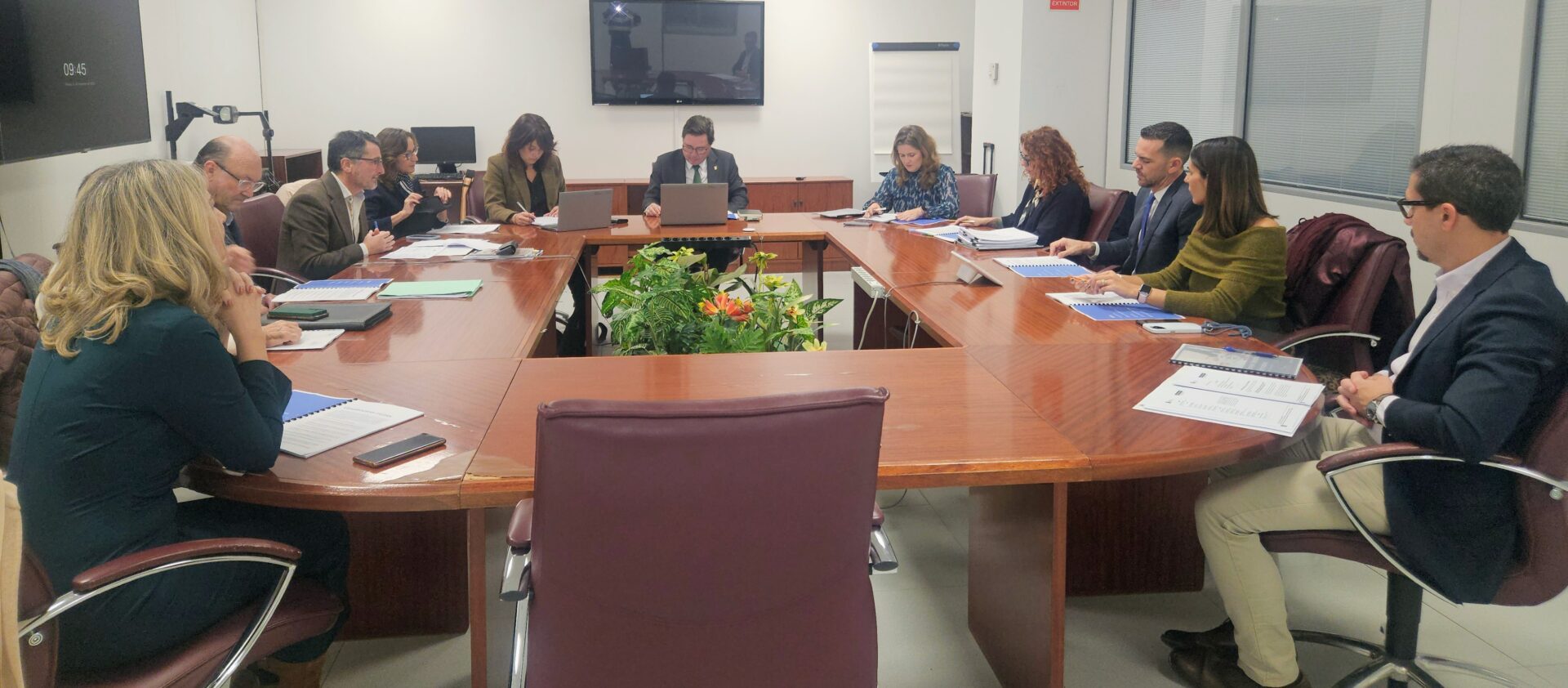 La Junta de Extremadura y la Inspección de Trabajo refuerzan su cooperación para mejorar la seguridad laboral y el empleo en la región