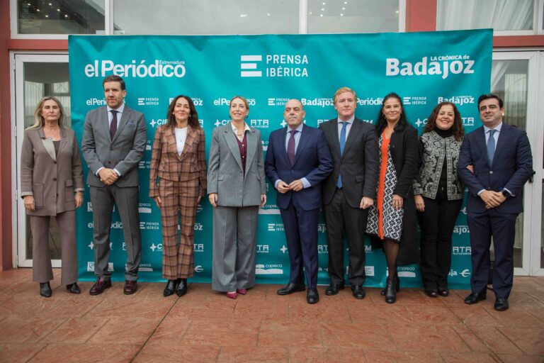 María Guardiola reconoce el trabajo de Lorenzo Amor, en defensa de los autónomos, durante el desayuno informativo de Prensa Ibérica