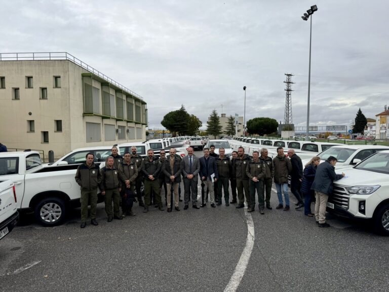 La Junta de Extremadura recepciona 48 vehículos para agentes del Medio Natural y el servicio forestal