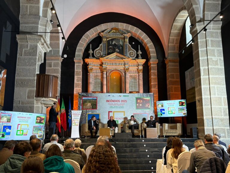 Expertos y agentes locales de España y Portugal ponen en común estrategias de prevención y lucha contra los incendios
