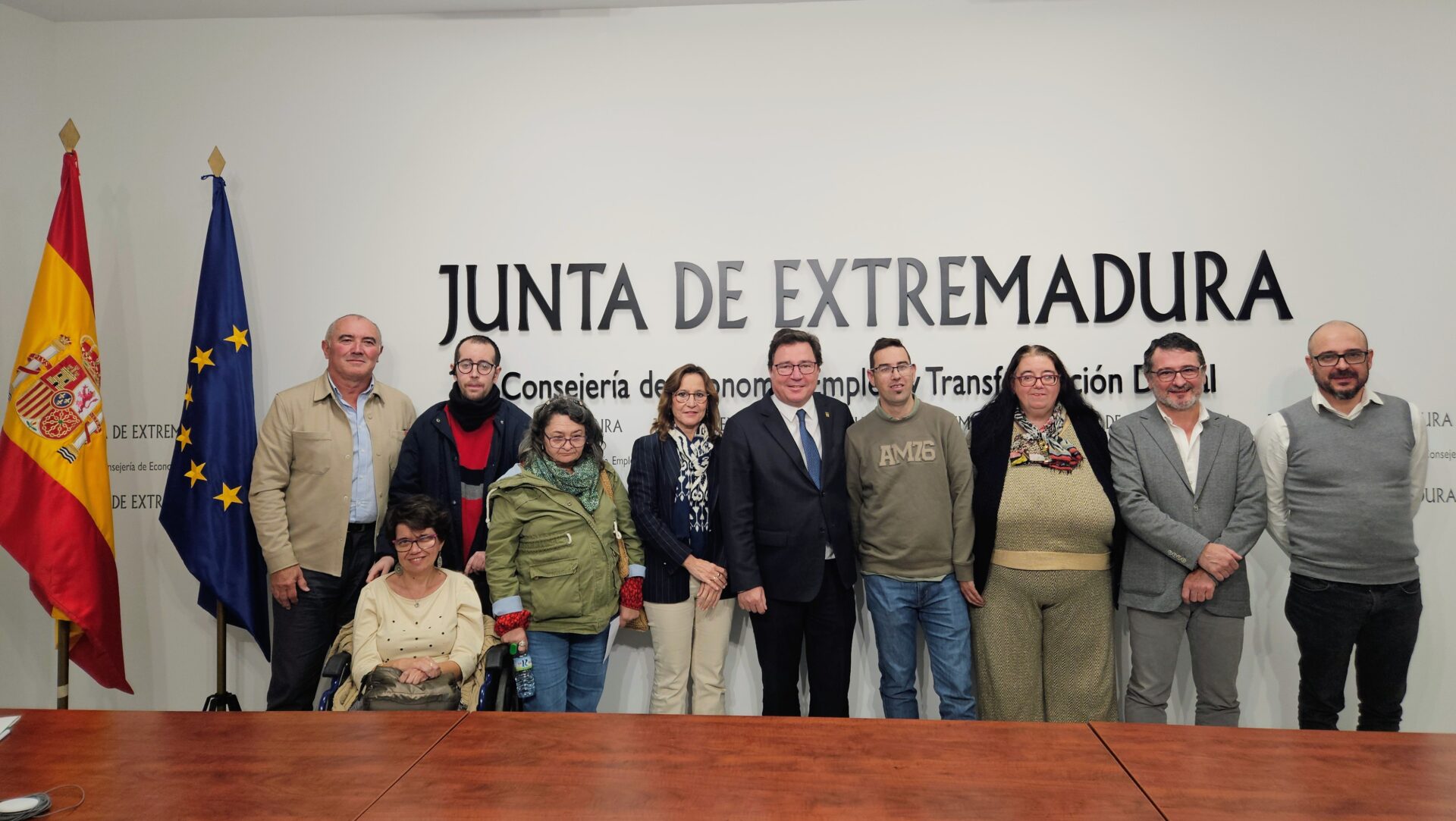 Guillermo Santamaría recibe al equipo de líderes y lideresas de Plena Inclusión Extremadura para avanzar en la inserción laboral de las personas con discapacidad intelectual