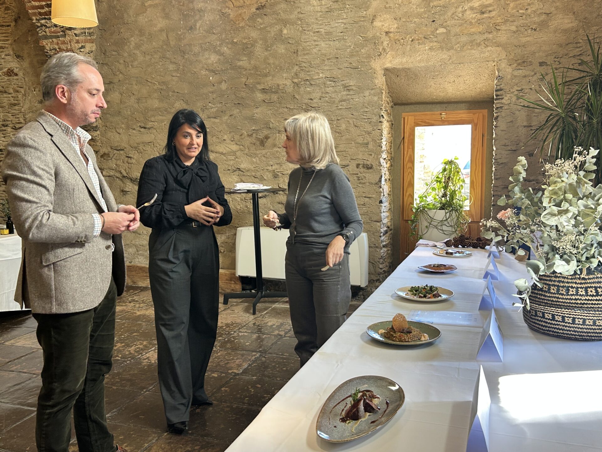 Extremadura presenta el nuevo menú de caza de la Red de Hospederías para impulsar la gastronomía y el turismo de otoño