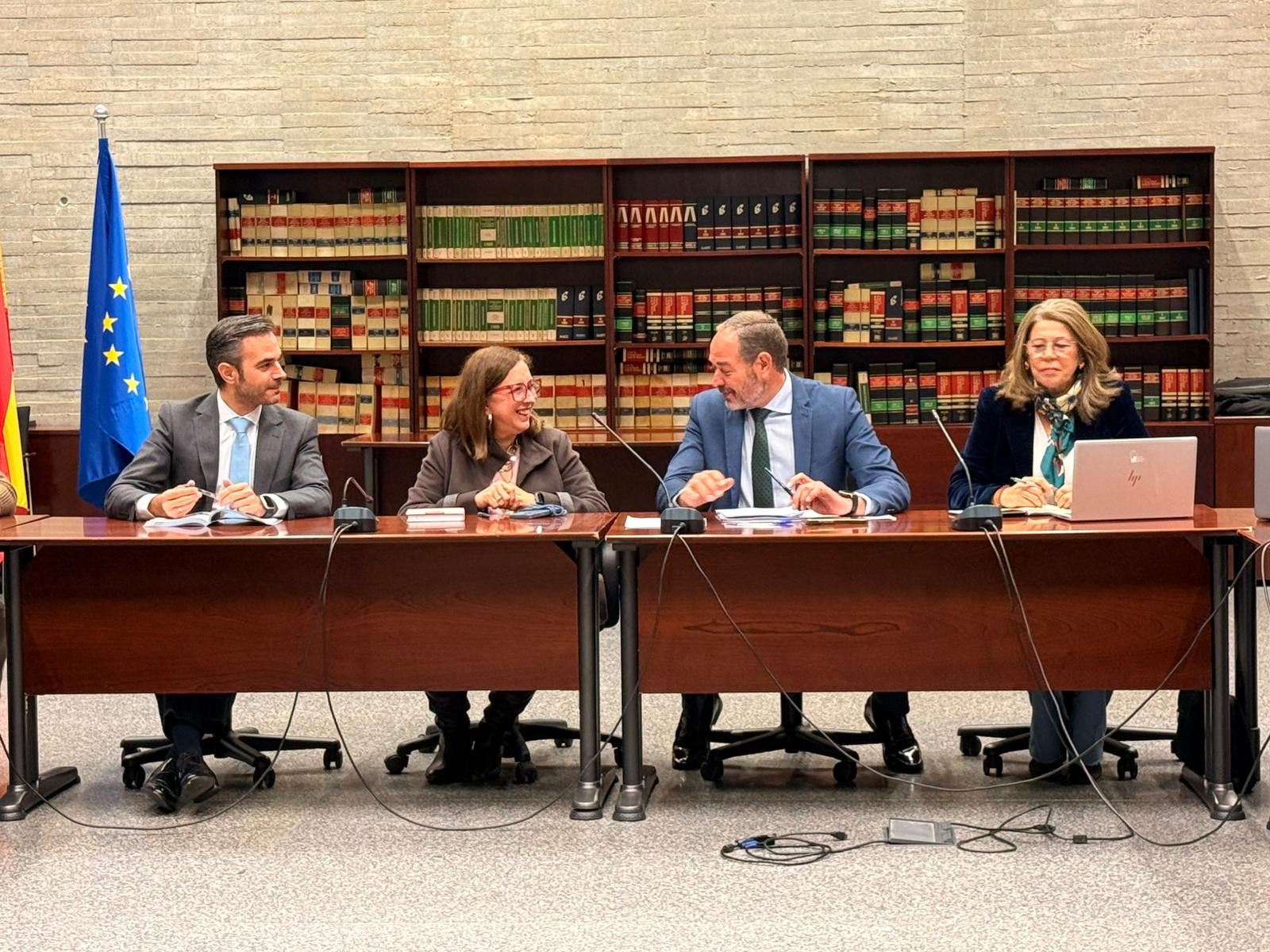 La Junta elaborará un plan para reducir la población de jabalíes, vectores de la peste porcina