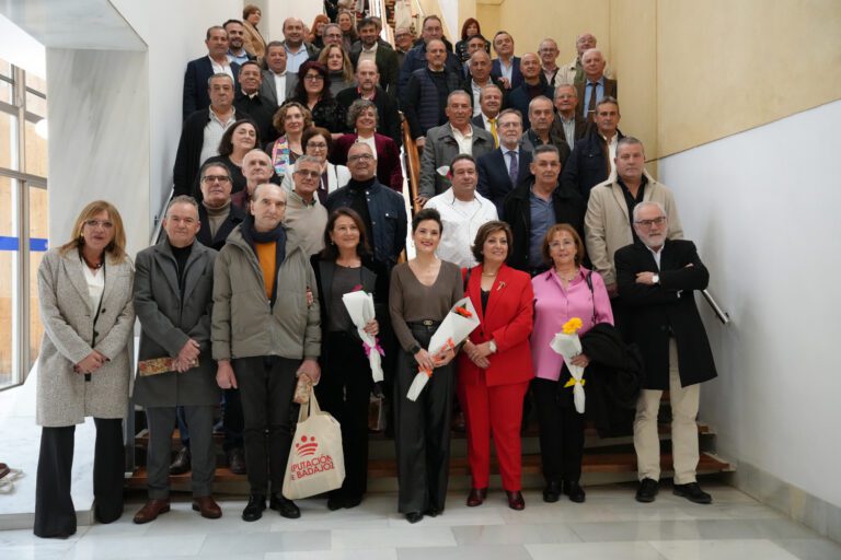 Los empleados de la Diputación de Badajoz jubilados este año reciben su merecido homenaje