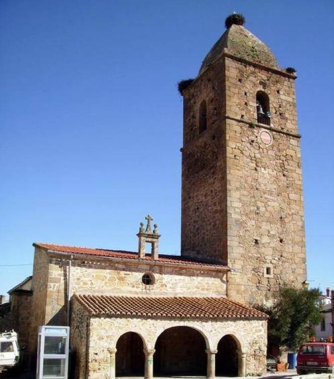 La Junta de Extremadura invierte más de 145.000 euros en la restauración de la iglesia de San Pedro Apóstol de Robledillo de Trujillo