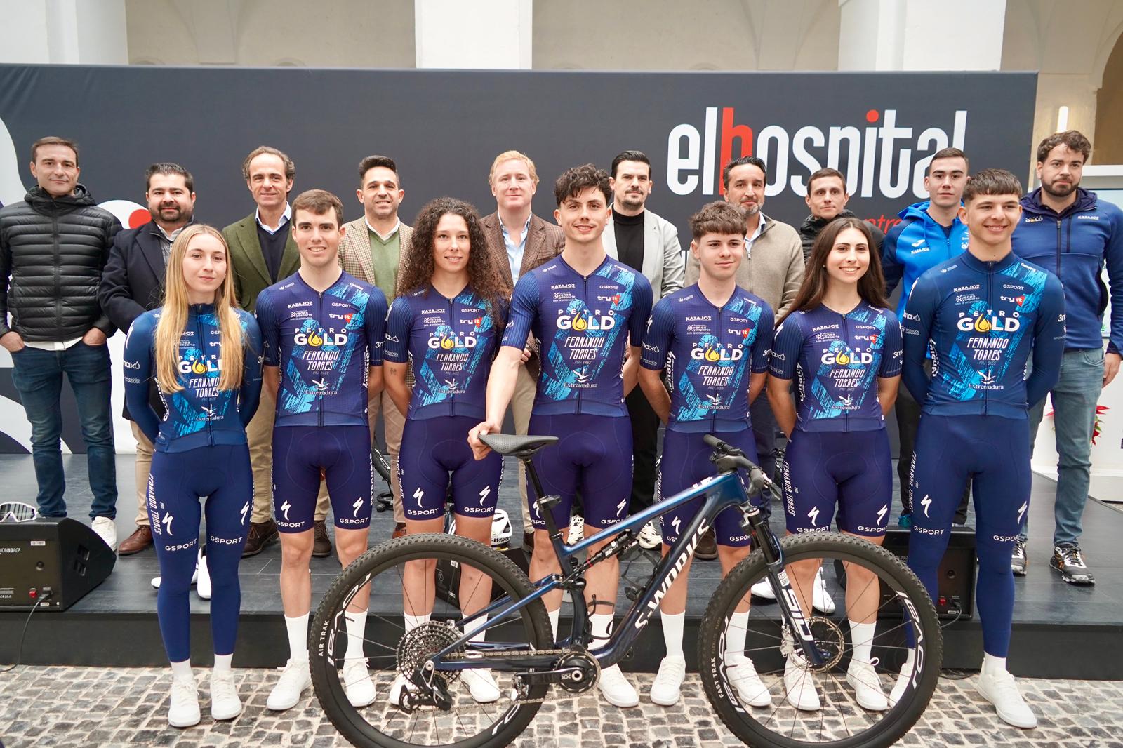 La Junta de Extremadura refuerza su apoyo al ciclismo extremeño a través del Kazajoz Team