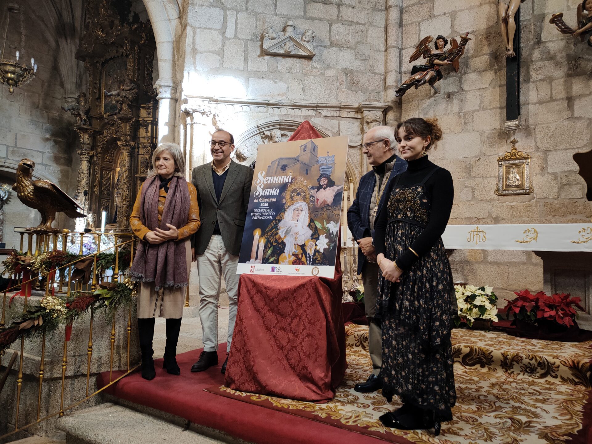 La consejera de Cultura Victoria Bazaga destaca la Semana Santa de Cáceres como “una de las especiales del mundo”