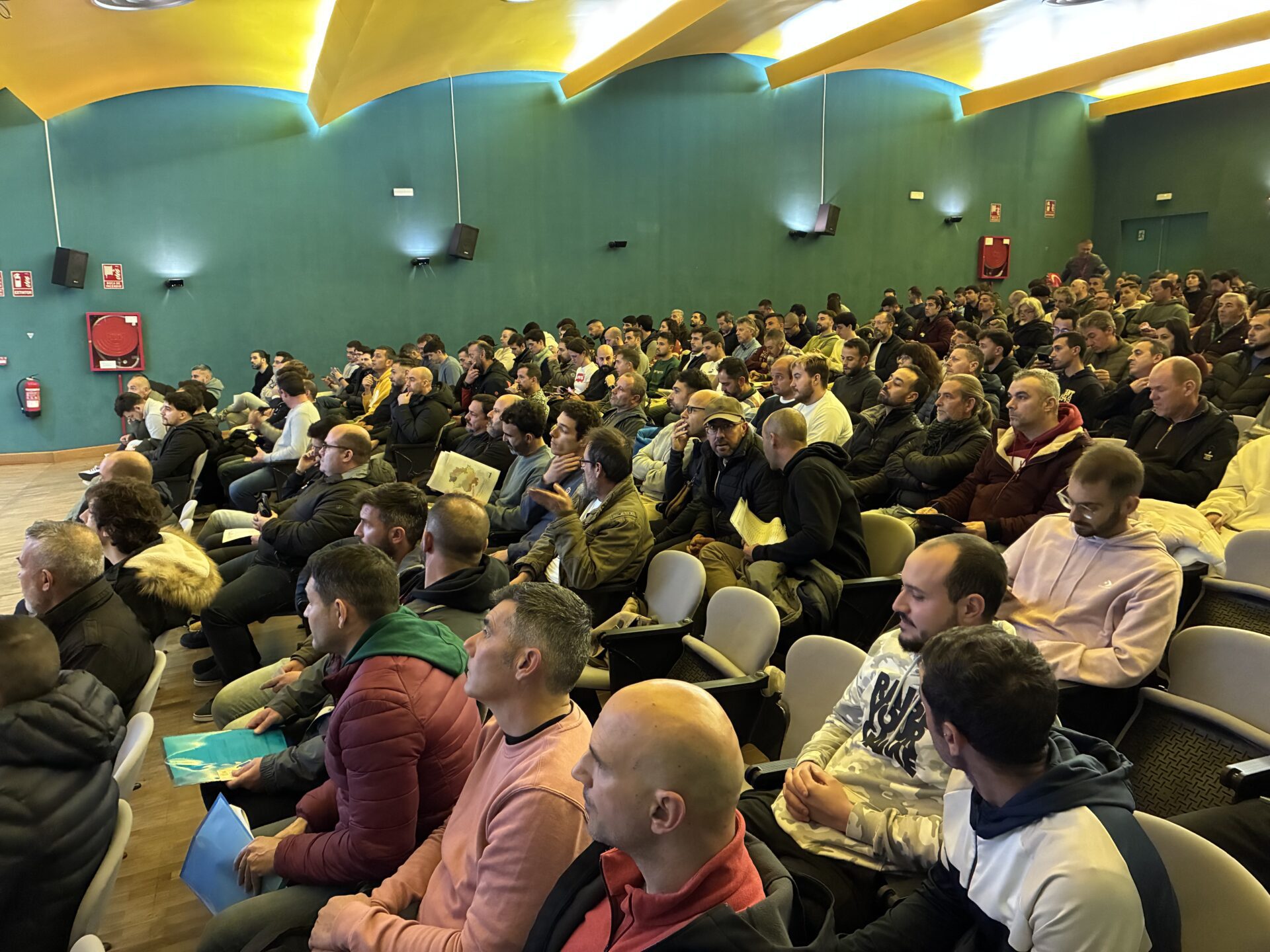 El Plan Infoex rejuvenece su plantilla tras la incorporación de los 138 nuevos bomberos forestales con una media de edad de 36,6 años