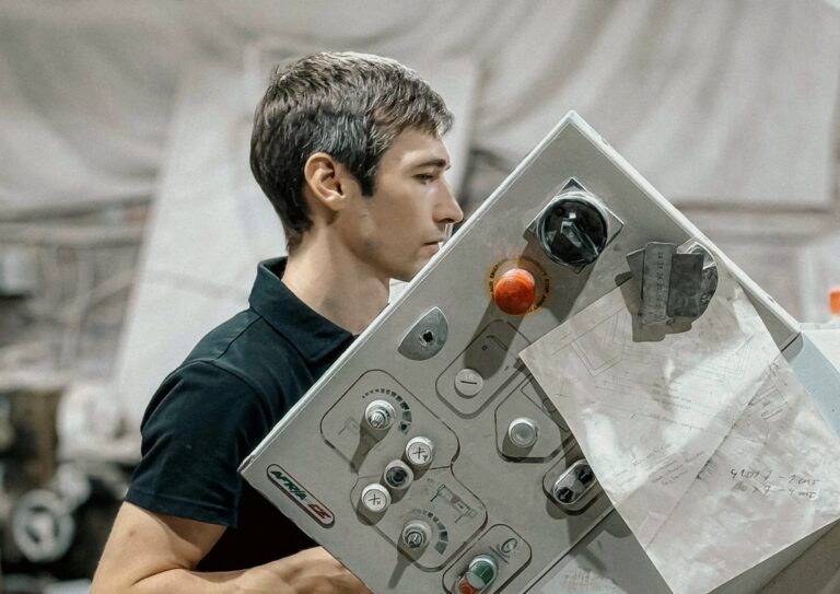 La Junta de Extremadura publica las ayudas para que micropymes y autónomos inviertan en su modernización