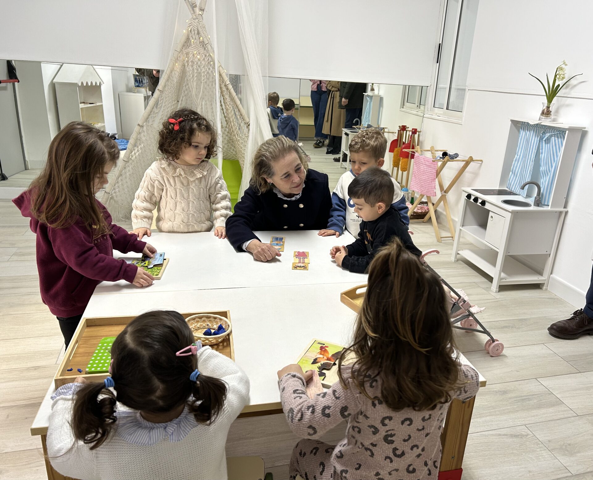 La consejera de Educación destaca la buena acogida de las ayudas de 200€ al mes para escolarizar niños de 1-3 años