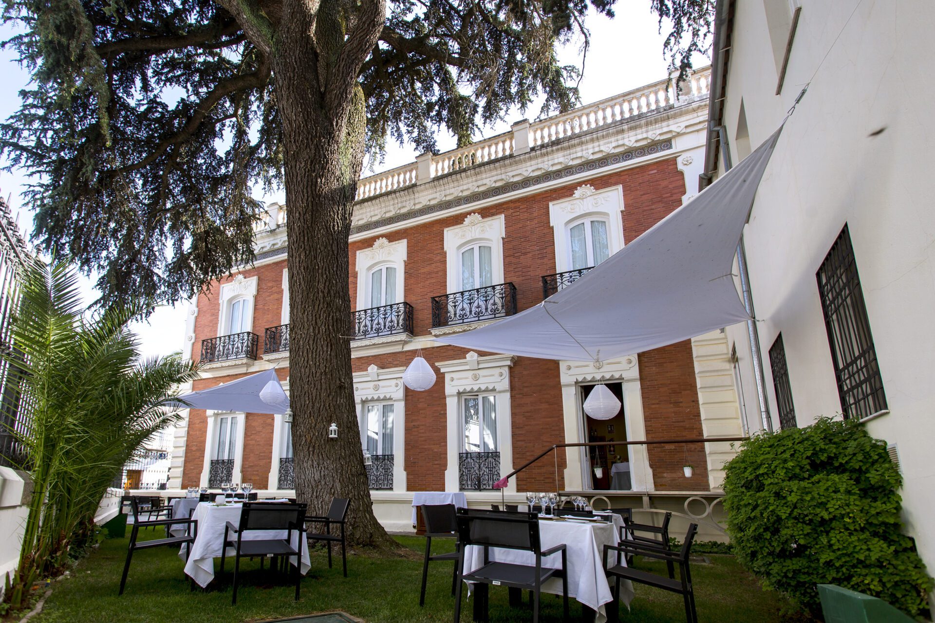 El número de viajeros y pernoctaciones internacionales crece el 6 % en los hoteles extremeños en diciembre