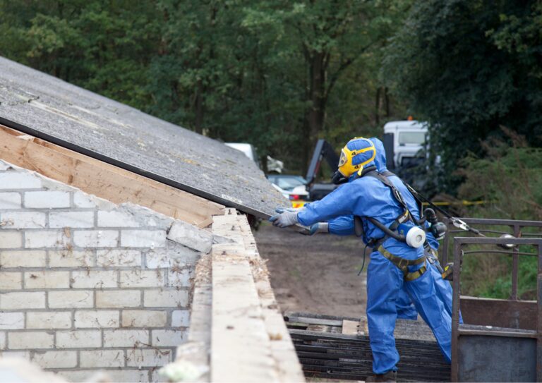 El DOE publica las ayudas para la retirada de amianto y la instalación de protección contra caídas de altura