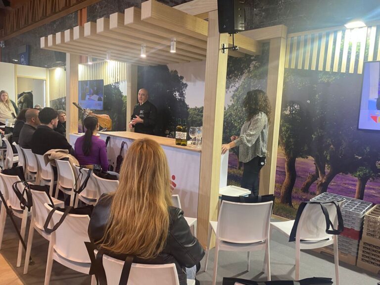 La Diputación de Badajoz promociona la gastronomía de ‘Calidad Diferenciada’ en Málaga H&T 2026