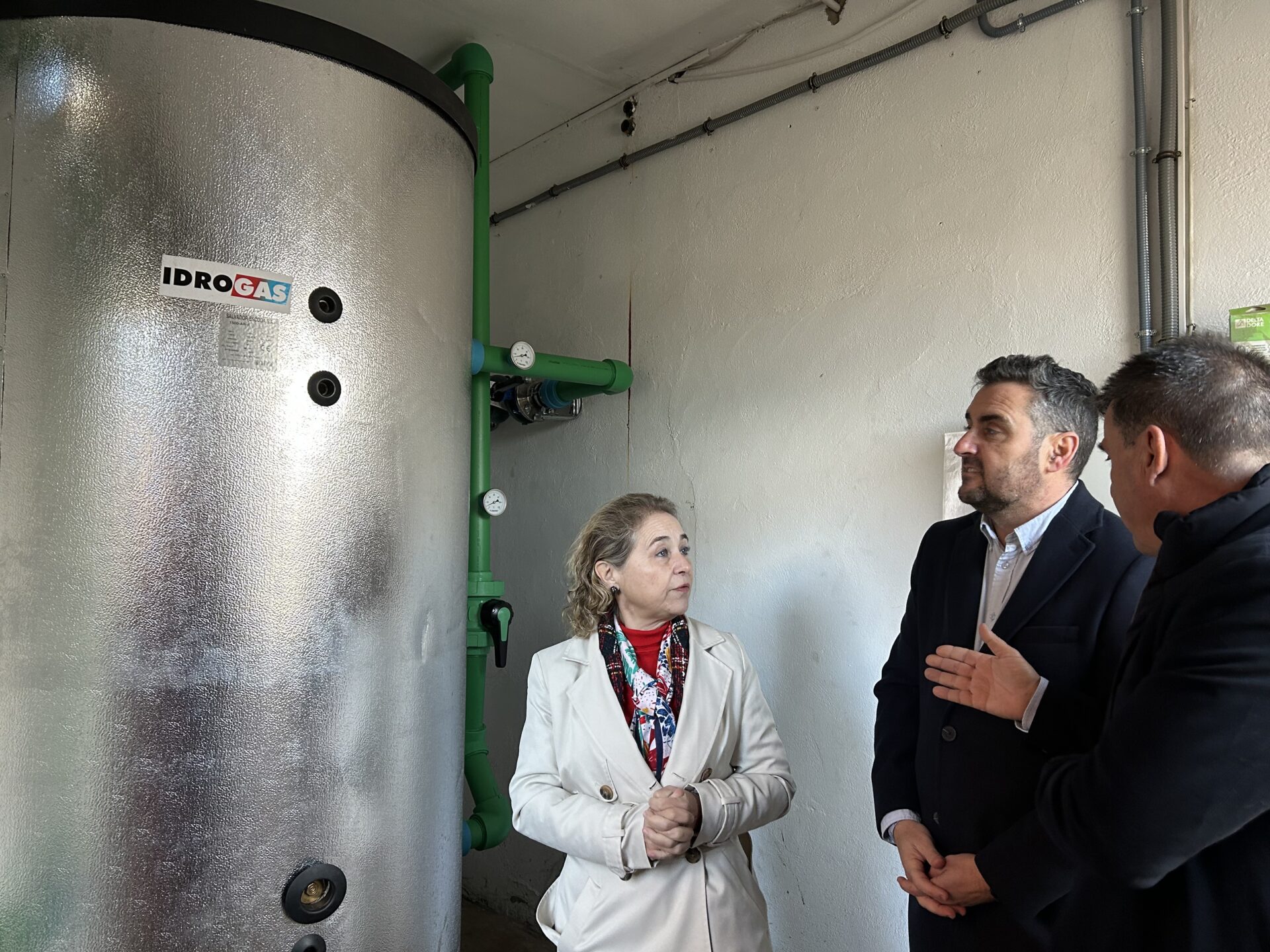 La consejera de Educación anima a los alcaldes a solicitar ayudas de eficiencia energética para los colegios