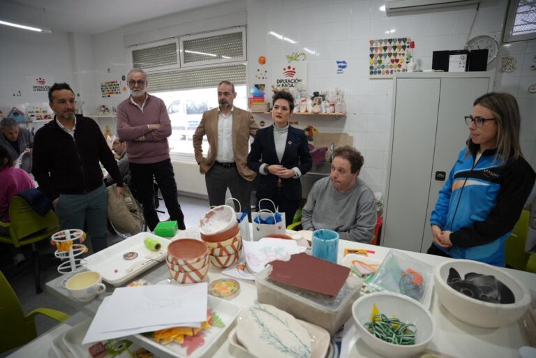 La Diputación de Badajoz impulsa la vida independiente de personas con parálisis cerebral a través de Aspace