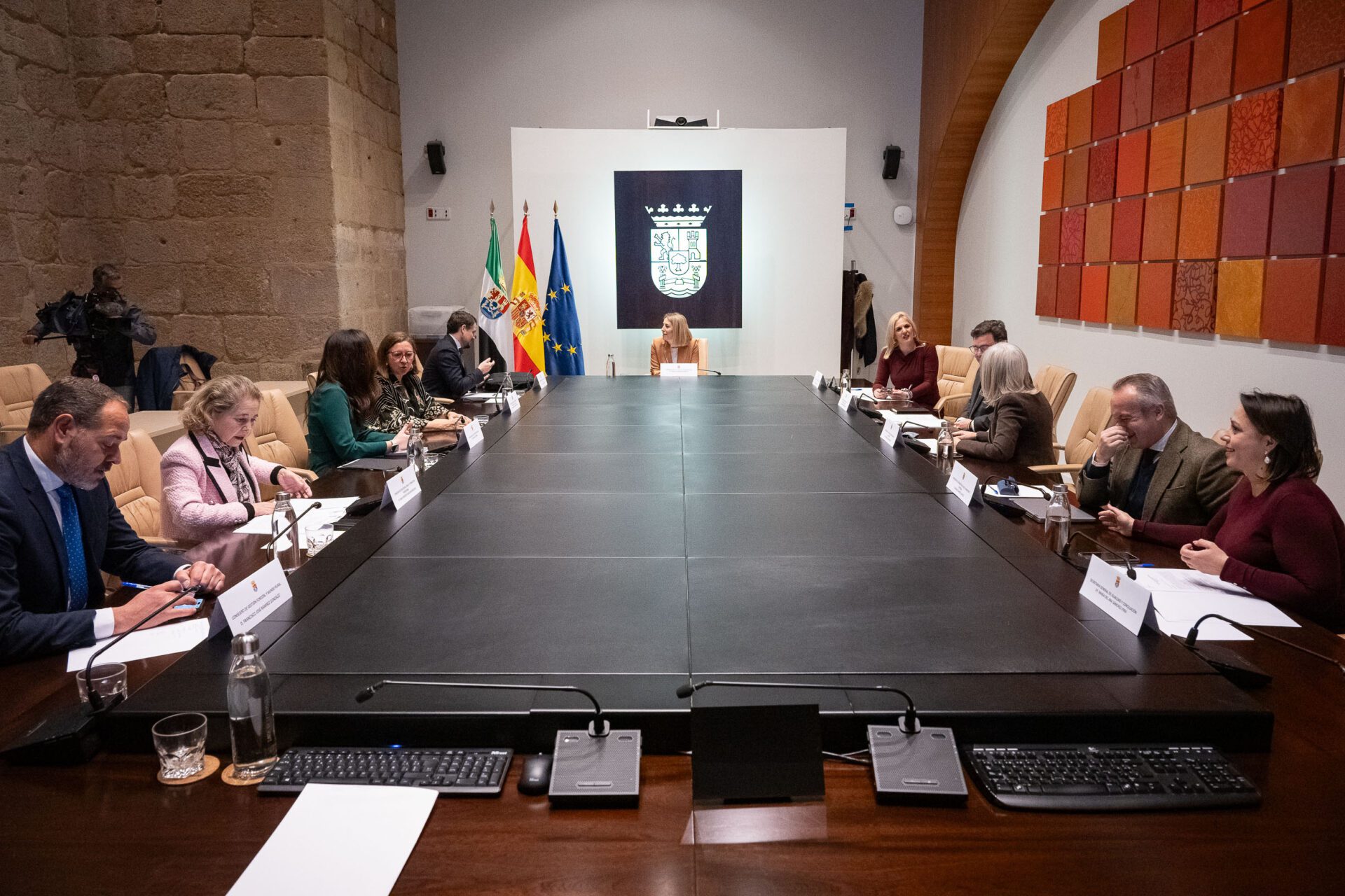 El Consejo de Gobierno aprueba un decreto para mejorar los recursos de atención a personas con discapacidad y con trastorno mental