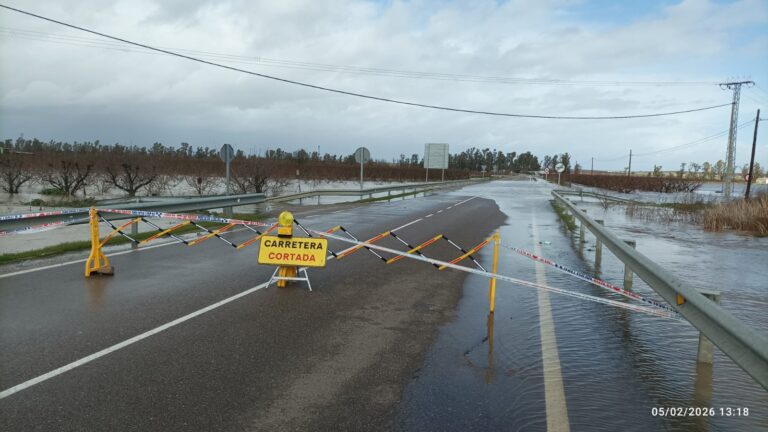 Corte de tráfico de la Carretera Provincial BA-162, de Zurbarán a Entrerrios por Valdivia
